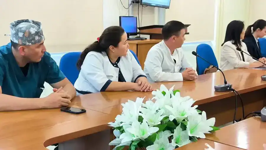 В КАЗАХСТАНЕ ВПЕРВЫЕ ПРОВЕДЕНО ЛЕЧЕНИЕ ДЕТЕЙ МЕТОДОМ ЛАЗЕРНОЙ ЛИТОТРИПСИИ (3)