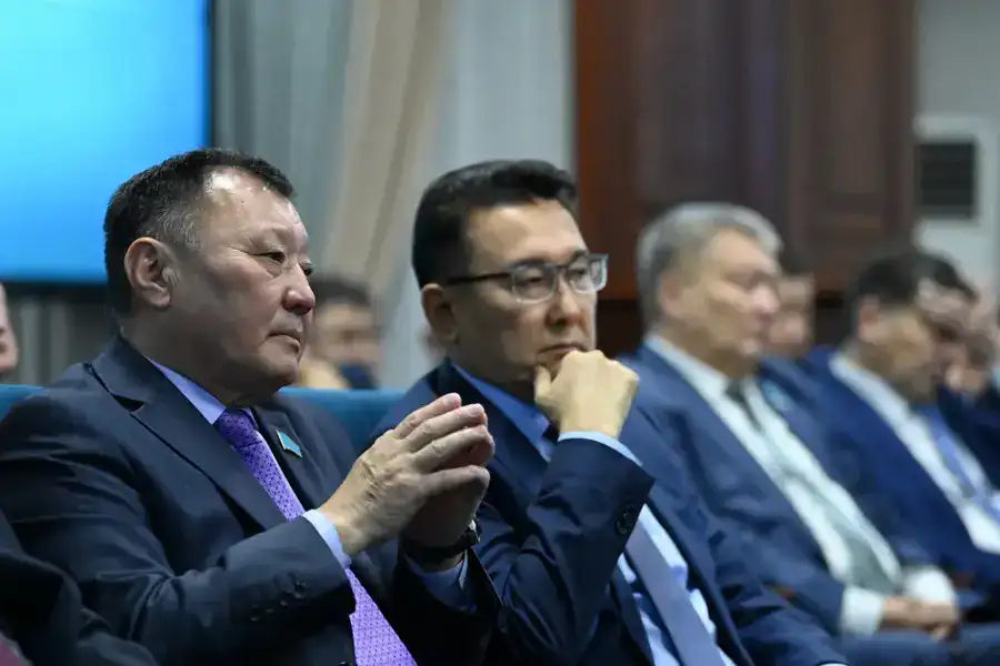 Глава региона встретился с председателями маслихатов (9)