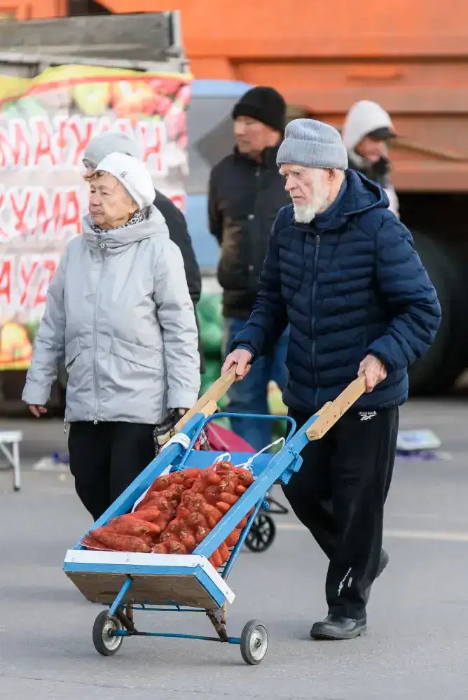 В областном центре прошла традиционная сельскохозяйственная ярмарка ко Дню Республики (9)