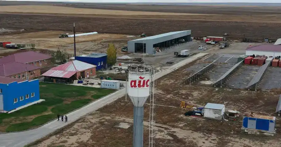 В Актюбинской области ТОО «Айс» привезло из Дании 330 голов племенного скота (5)