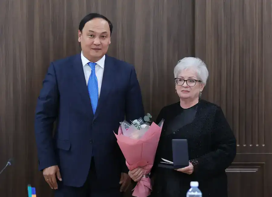 Ербол Карашукеев принял участие в расширенном заседании Совета регионального АНК (9)