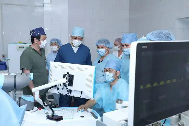 В Караганде робот будет делать операции на мозге (4)