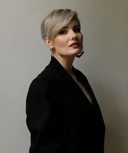 Карагандинский уголь на подиуме Милана: дизайнер Ольга Целлер представила необычную коллекцию украшений (3)