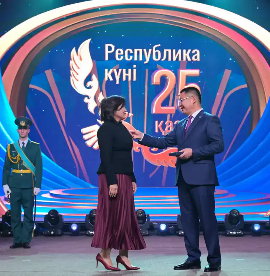 Сегодня во Дворце культуры имени Естая прошло торжественное мероприятие, посвящённое Дню Республики Казахстан (5)