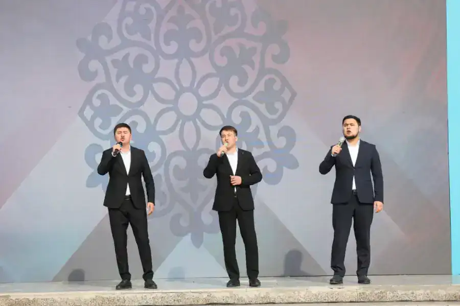 Жамбылцы отметили День Республики (2)