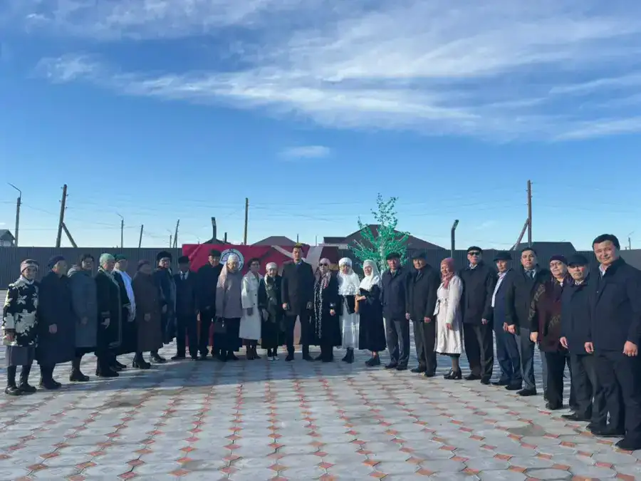 В Исатайском районе открылся Парк учителя (4)