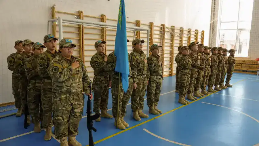 В столичной школе почтили память героя войны Рахимжана Кошкарбаева (3)