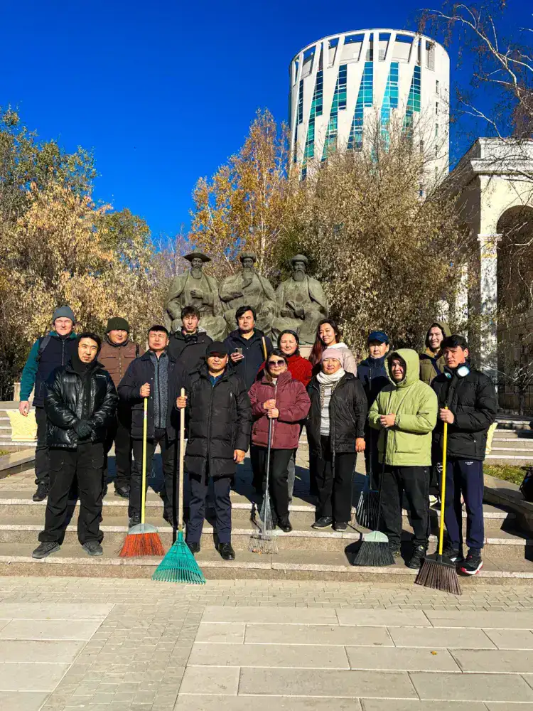 «Таза Қазақстан»: сотрудники столичного музея провели экологическую акцию (5)