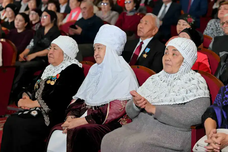 В регионе чествовали жителей, внесших вклад в развитие области (7)