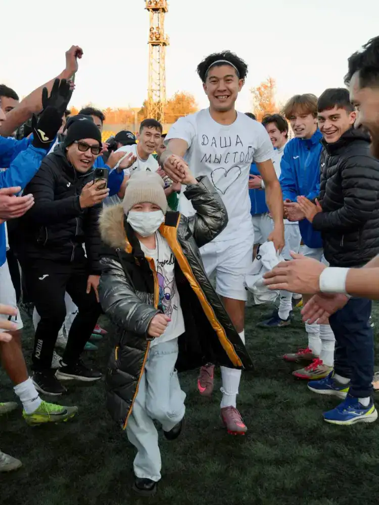 Впервые за 15 лет футбольный клуб ВКО вышел в Премьер-лигу (6)