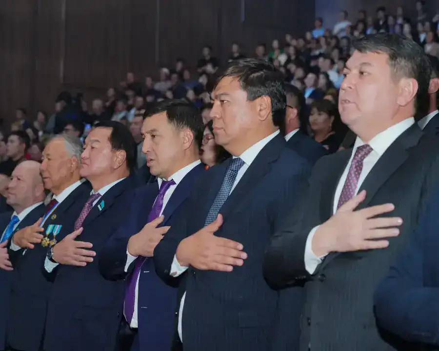 В ТУРКЕСТАНЕ ПРОШЛО ТОРЖЕСТВЕННОЕ МЕРОПРИЯТИЕ «ҚЫРАН ЕЛІМ – ҚАЗАҚСТАНЫМ!», ПОСВЯЩЁННОЕ ДНЮ РЕСПУБЛИКИ (6)