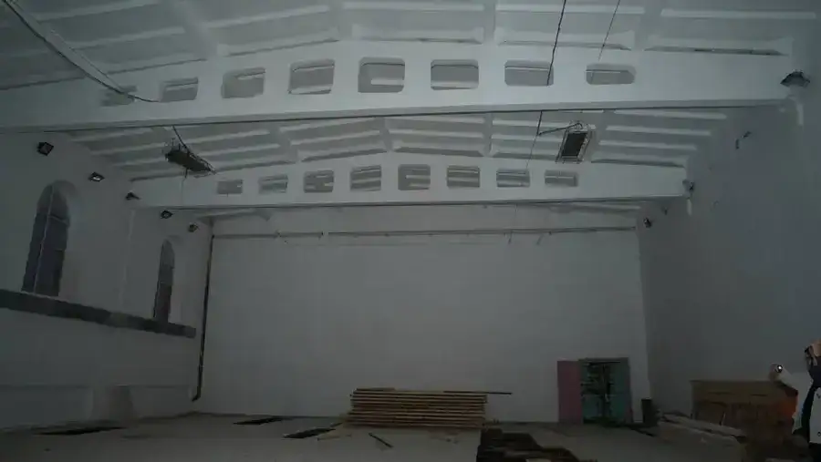 В спорткомплексе села Привольное Уланского района проводится капремонт (3)