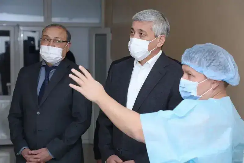 В Караганде робот будет делать операции на мозге (5)