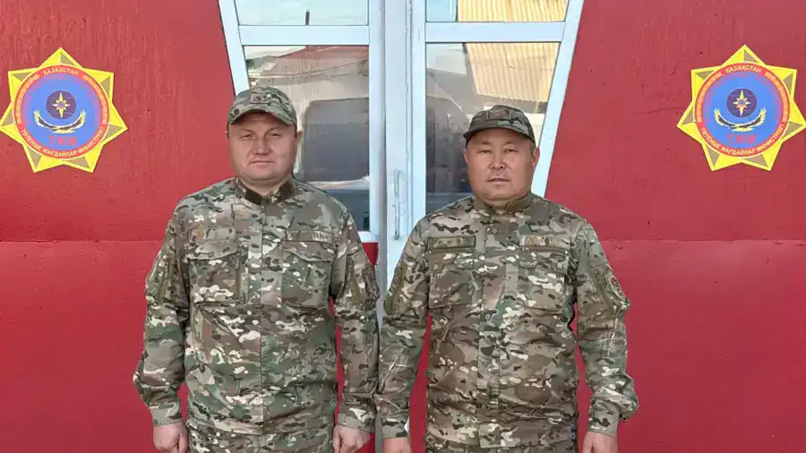 30-летие МЧС: опоры и хранители службы — капитан Улан Нурбеков и старшина Равиль Шарафудинов (3)