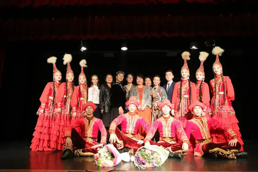 Ансамбль «BIRLIK» выступил в Париже (8)