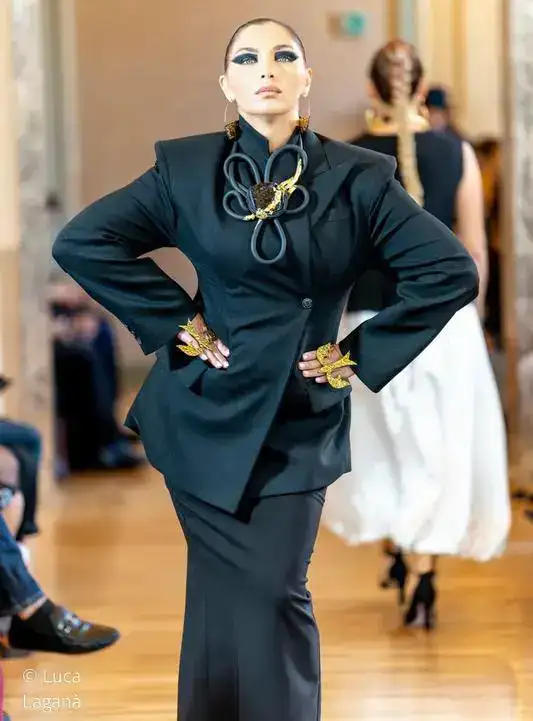 Карагандинский уголь на подиуме Милана: дизайнер Ольга Целлер представила необычную коллекцию украшений (5)