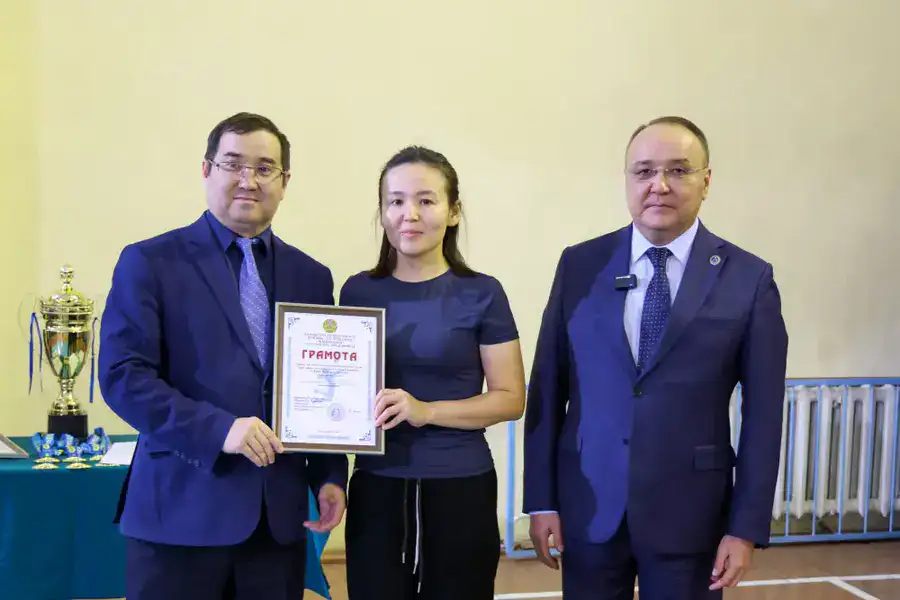 В преддверии празднования Дня Республики в Академии правосудия при Высшем Судебном Совете состоялся товарищеский турнир по волейболу (8)