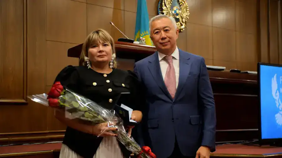 В МНЭ прошла торжественная церемония ко Дню Республики (8)