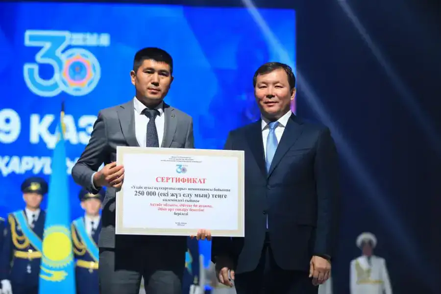 В Актобе прошла торжественная церемония, посвященная 30-летию службы по чрезвычайным ситуациям (6)