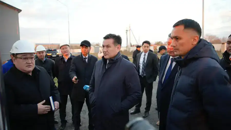 Аким ВКО ознакомился с работой центральной котельной в селе Таврия (7)