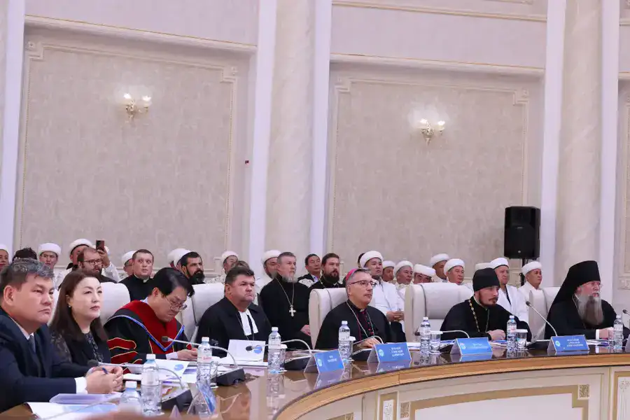 В области Жетісу состоялся республиканский форум религиоведов и руководителей религиозных объединений (4)