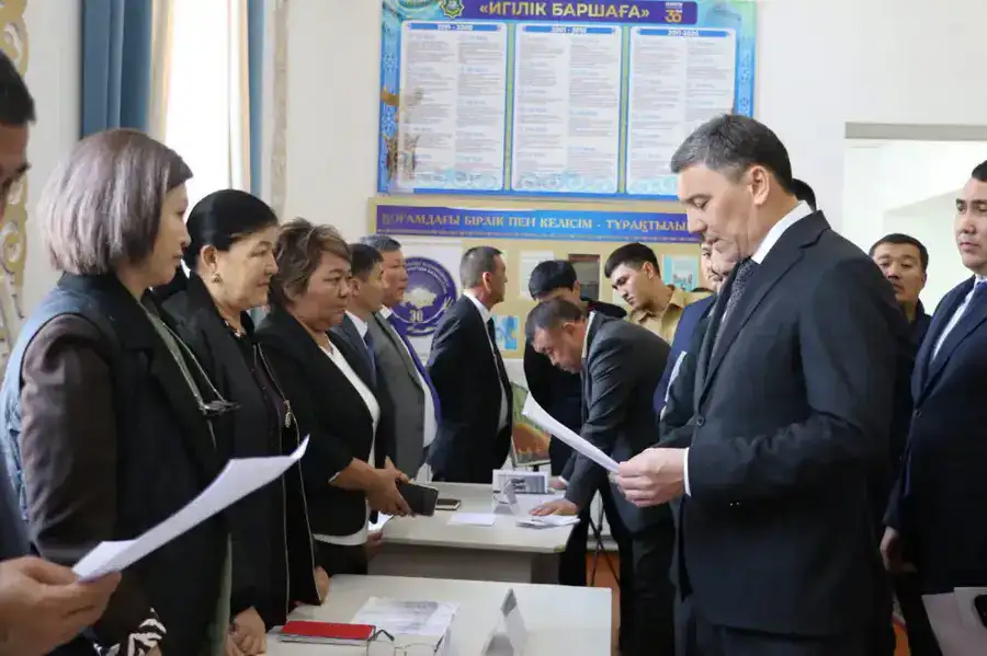 ТУРКЕСТАН: В ТЮЛЬКУБАССКОМ РАЙОНЕ ПРОШЛА ЯРМАРКА ВАКАНСИЙ (2)