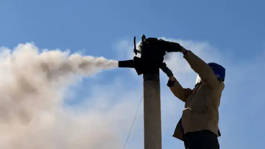 В области Жетісу свыше 2 тысяч датчиков устанавливают в домах социально уязвимых семей (2)