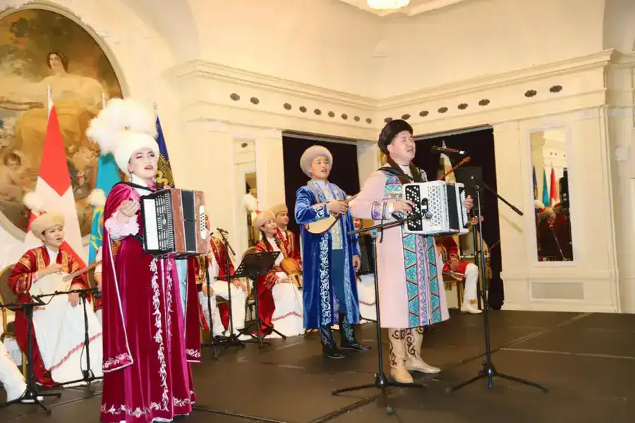 Праздничный концерт Кызылординских артистов завершился в Берне, Швейцария (9)