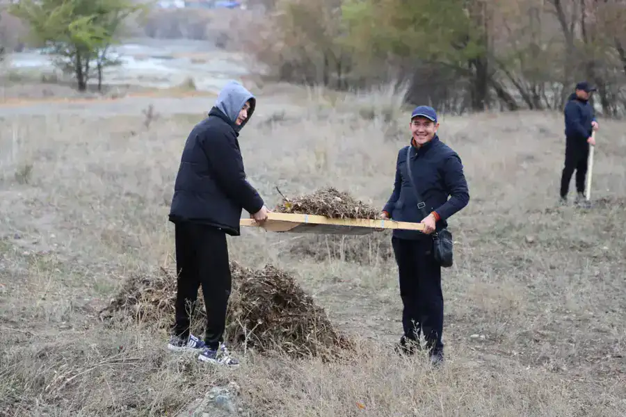 «Таза Қазақстан»: в Жетісу провели субботник в преддверии празднования Дня Республики (2)