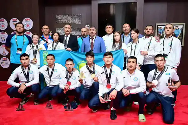 Председатель Комитета по делам спорта отметил достижения юных призеров Азиатских игр - победителей по ММА (9)