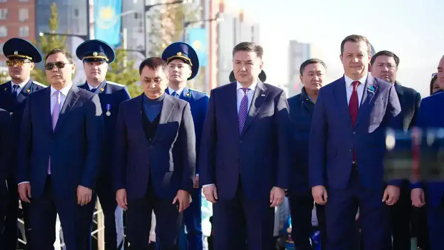 В ВКО прошла церемония поднятия Государственного флага (4)