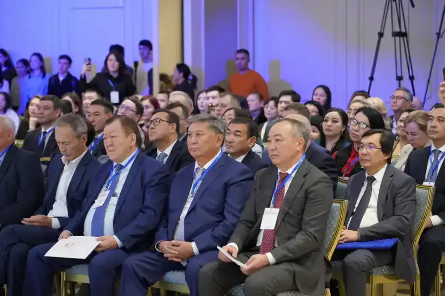 В Астане прошла научно-практическая конференция, посвященная обсуждению актуальных проблем медицины (7)