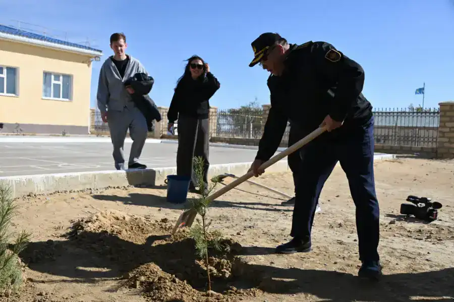 В воинских частях Актау и Бейнеу побывали столичные журналисты (4)