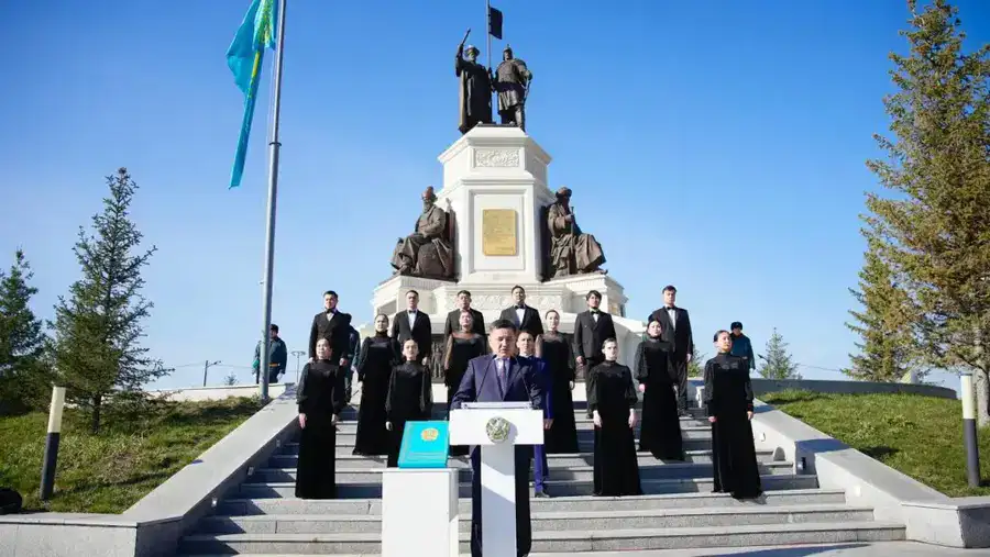 В ВКО прошла церемония поднятия Государственного флага (8)
