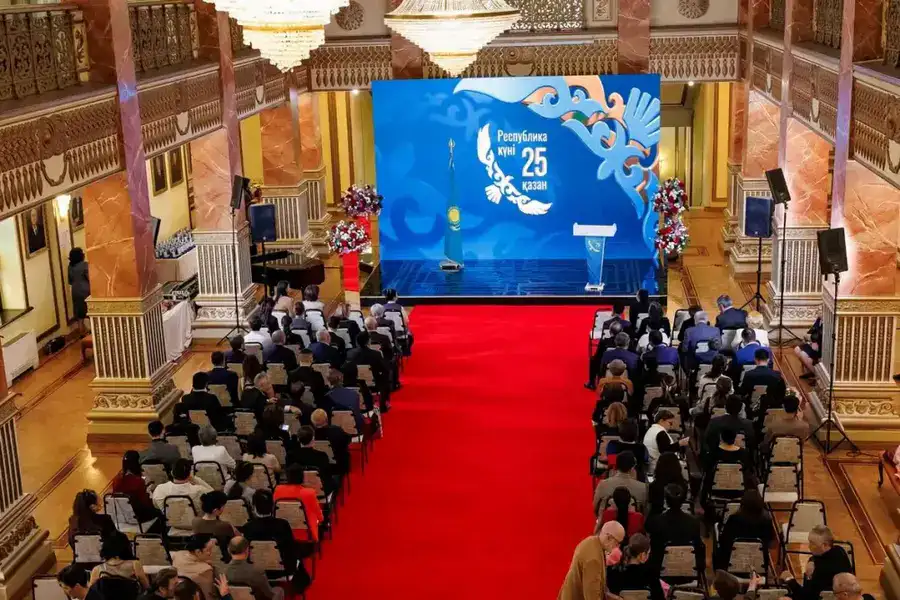 В Алматы в честь Дня Республики наградили деятелей культуры и информации (4)