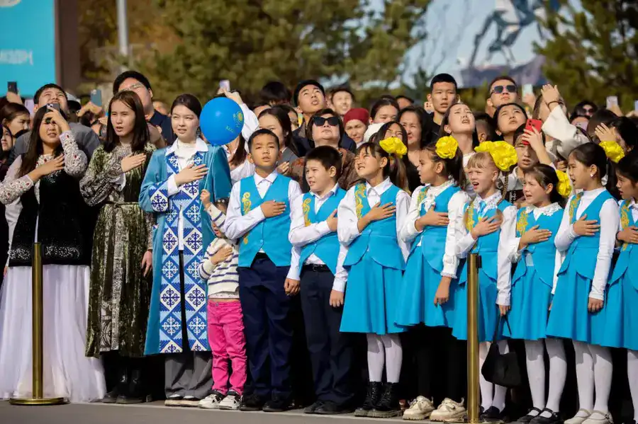 Флаг над Конаевом, награды, молодежь и вдохновение: как отметили День Республики в Алматинской области (3)