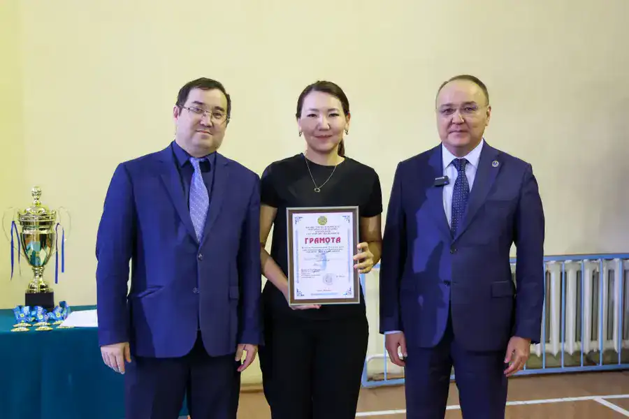 В преддверии празднования Дня Республики в Академии правосудия при Высшем Судебном Совете состоялся товарищеский турнир по волейболу (9)