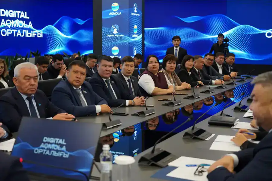 Мангистауские депутаты посетили Акмолинскую область (3)