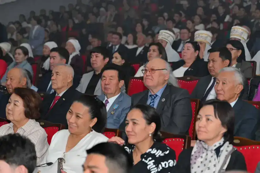 В Кызылорде показали спектакль «Абай айтқан «Еңлік-Кебек» (7)