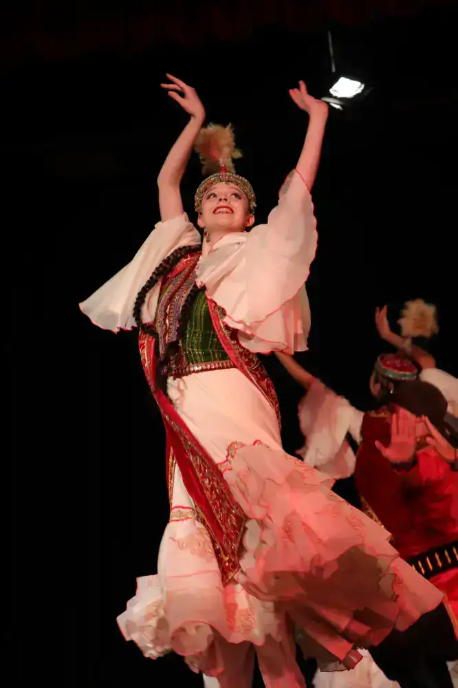 Ансамбль «BIRLIK» выступил в Париже (2)