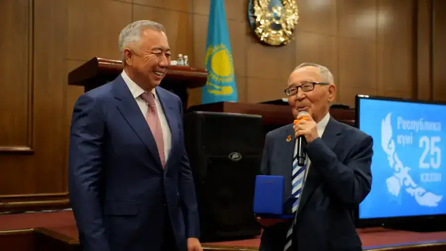 В МНЭ прошла торжественная церемония ко Дню Республики (3)