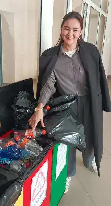 Сдал бутылки — получил подарок: студенты КарИУ участвуют в сборе пластика (4)