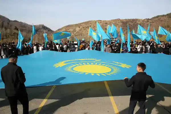 В Алматы в честь Дня Республики состоялась церемония поднятия Государственного флага (8)