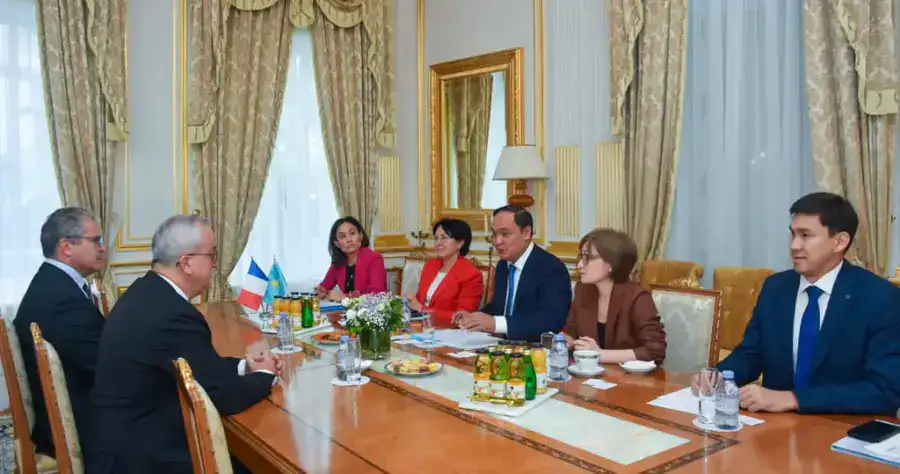 Делегация Жамбылской области провела переговоры во Франции по развитию инвестиционного сотрудничества (4)