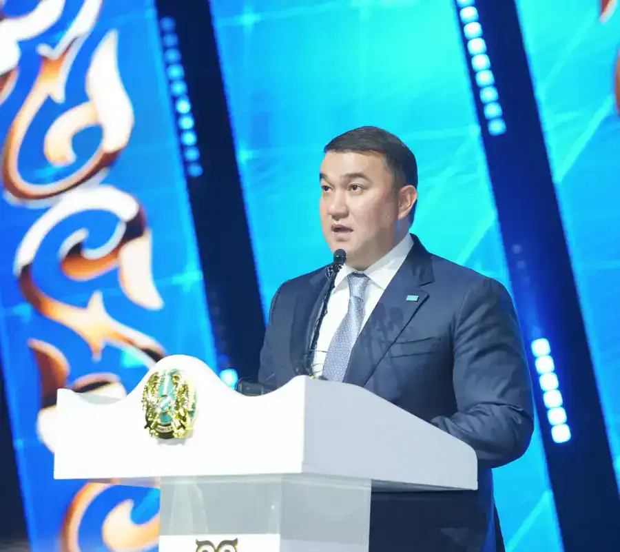 В ТУРКЕСТАНЕ ПРОШЛО ТОРЖЕСТВЕННОЕ МЕРОПРИЯТИЕ «ҚЫРАН ЕЛІМ – ҚАЗАҚСТАНЫМ!», ПОСВЯЩЁННОЕ ДНЮ РЕСПУБЛИКИ (8)