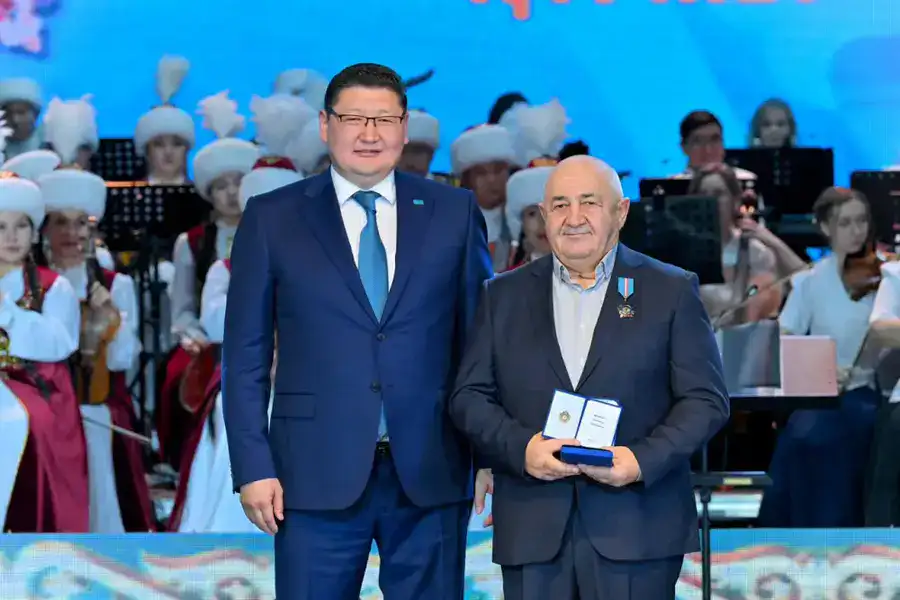 В регионе чествовали жителей, внесших вклад в развитие области (9)