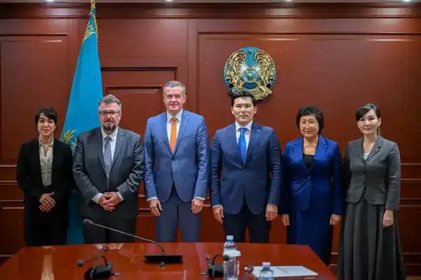 Ербол Мырзабосынов встретился с Президентом Всемирного антидопингового агентства (WADA) (5)