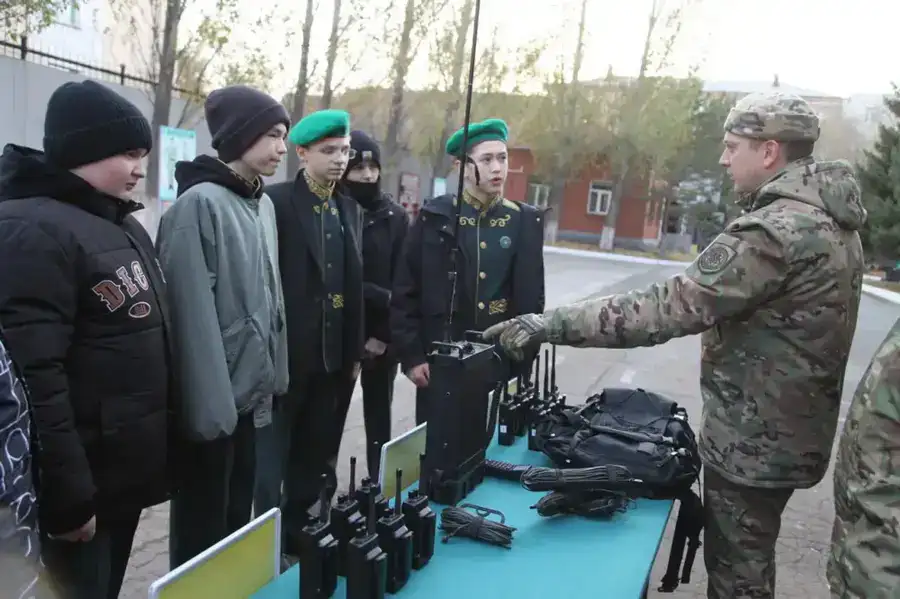 Урок духа и патриотизма: школьники познакомились с жизнью пограничников (3)