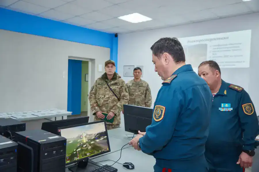 Главнокомандующий Национальной гвардией проверил воинские части в городе Усть-Каменогорск (2)