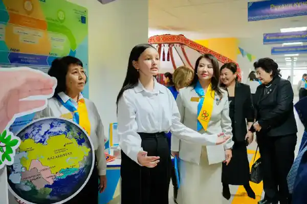 В столичной школе прошла конференция, объединяющая науку, культуру и воспитание (5)